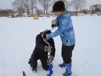 ドキドキのわかさぎ釣り体験！